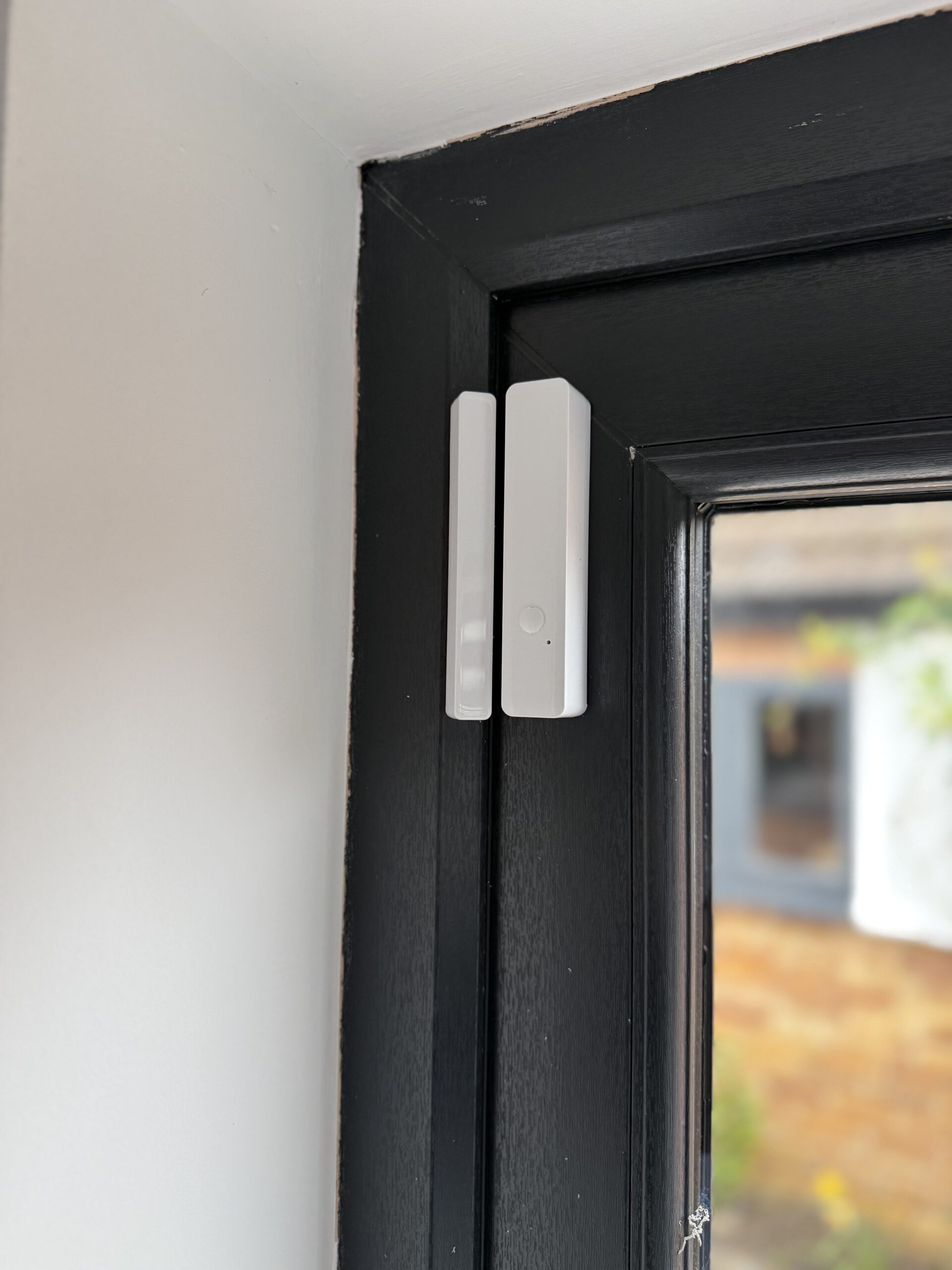 Wireless intruder alarm control panel